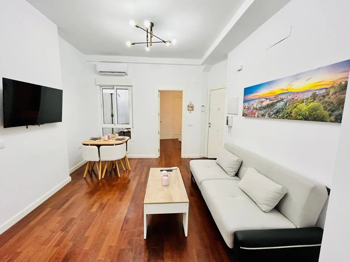 Apartment Marinac3 Precioso Apartamento Con Patio En El Centro Historico De Malaga Spain