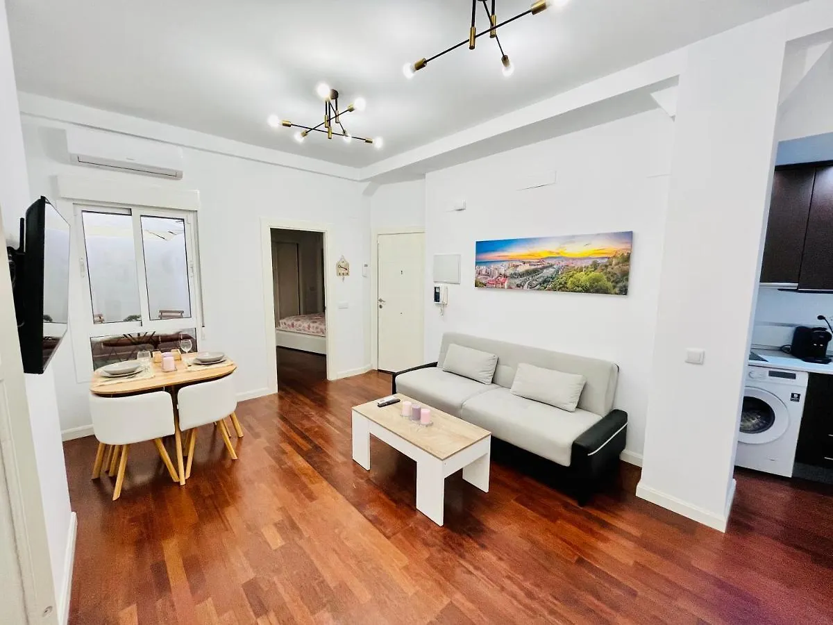 Apartment Marinac3 Precioso Apartamento Con Patio En El Centro Historico De Malaga Spain