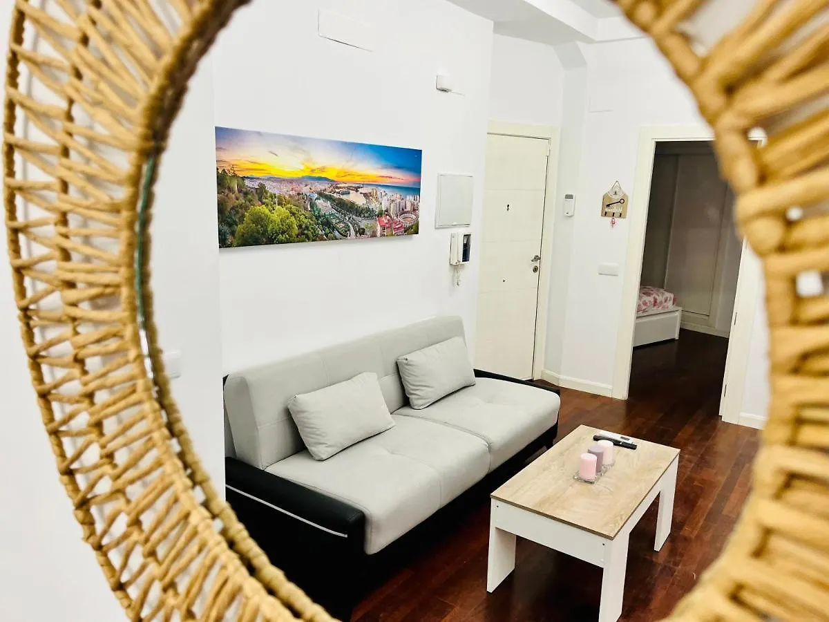Marinac3 Precioso Apartamento Con Patio En El Centro Historico De Malaga