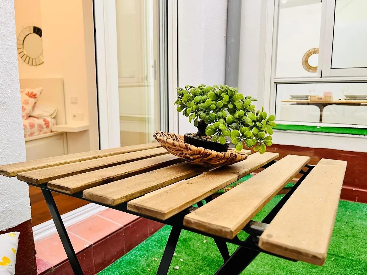 Marinac3 Precioso apartamento con patio en el centro histórico de Málaga 0*,  España